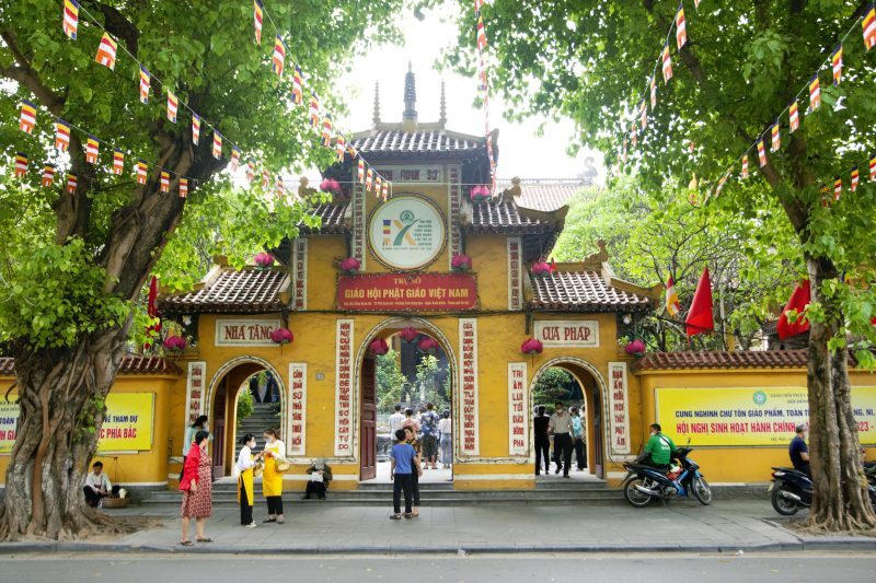 4-ngoi-chua-ha-noi-1