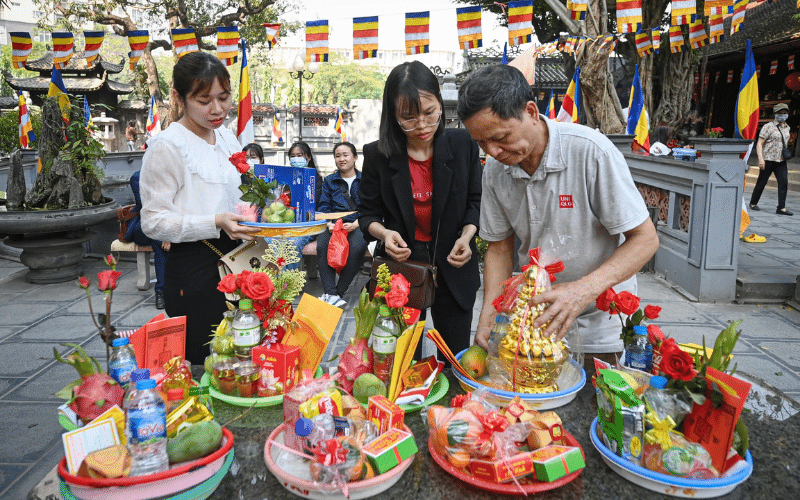 cách bày mâm lễ đi chùa (2)