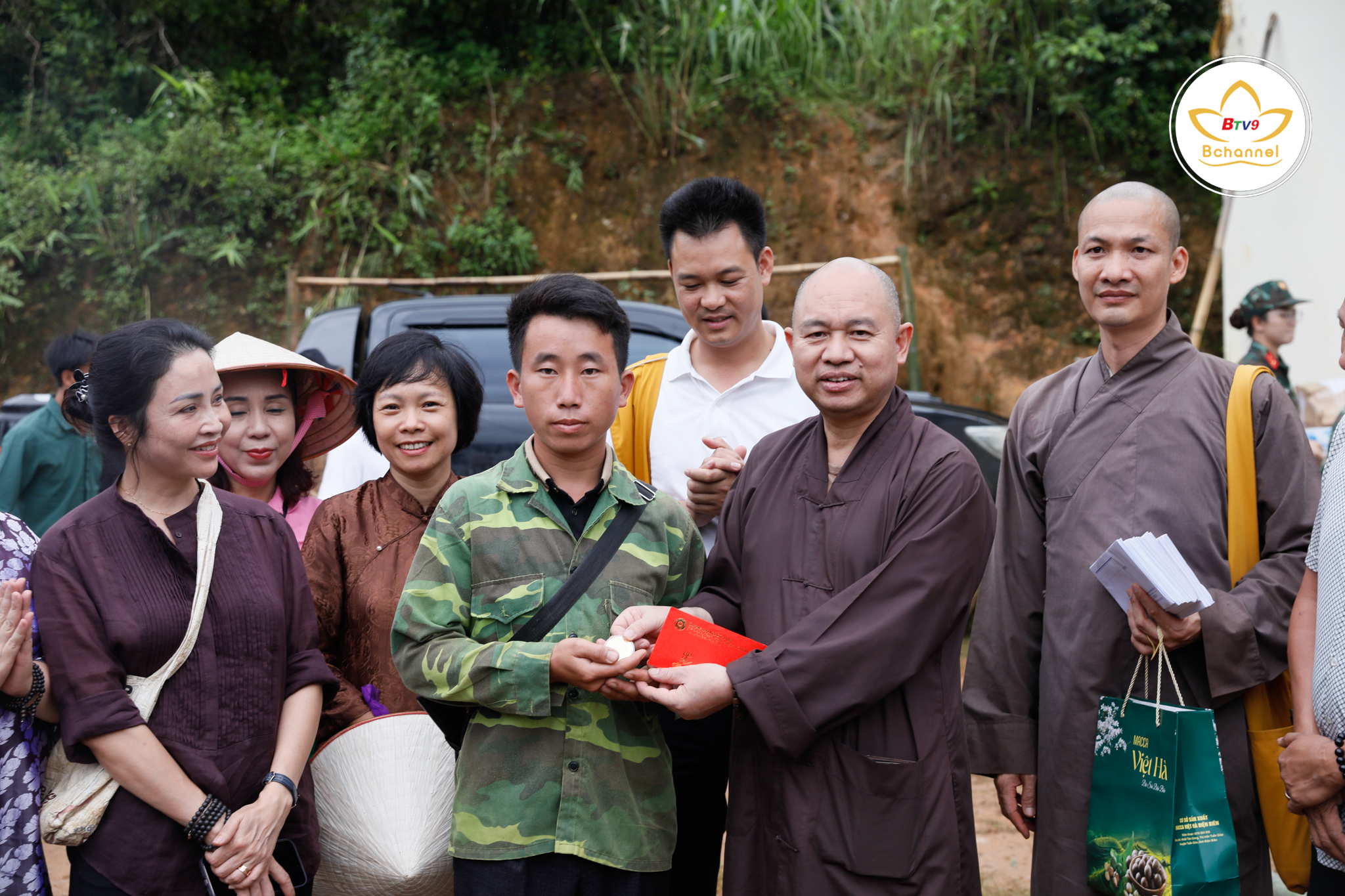 Từ thiện Điện Biên