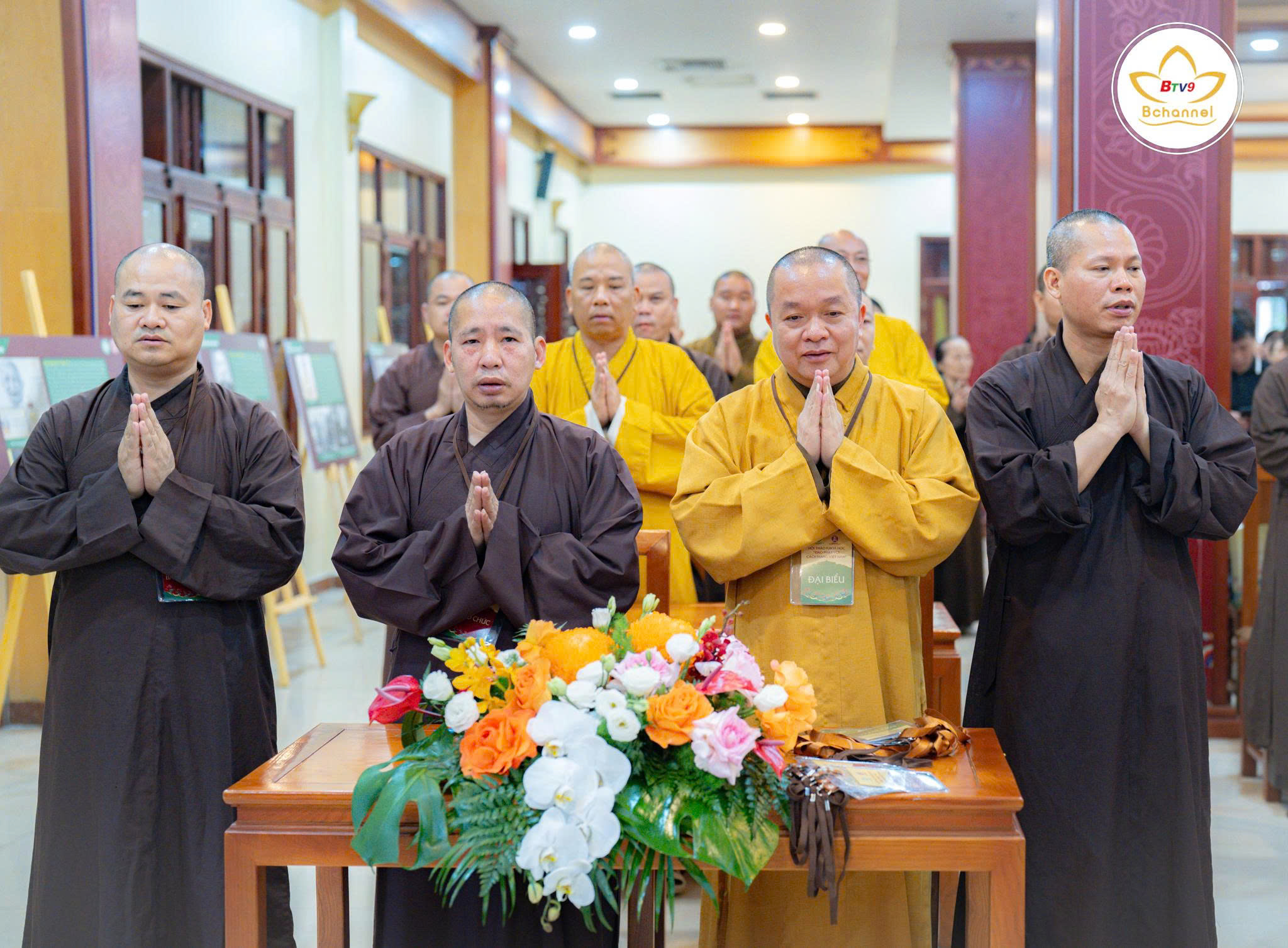 Chư Tôn đức Tăng Ni Giáo hội Phật giáo Việt Nam tham dự hội thảo Khoa học "Đạo Phật với Cách mạng Việt Nam"