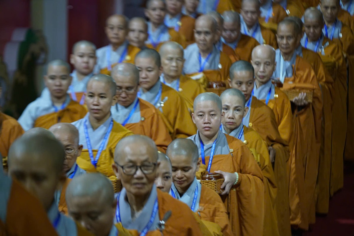 Hình ảnh Giới tử Ni Đại Giới đàn Thiện Từ cầu thỉnh Đại Tăng thọ lãnh giáo pháp