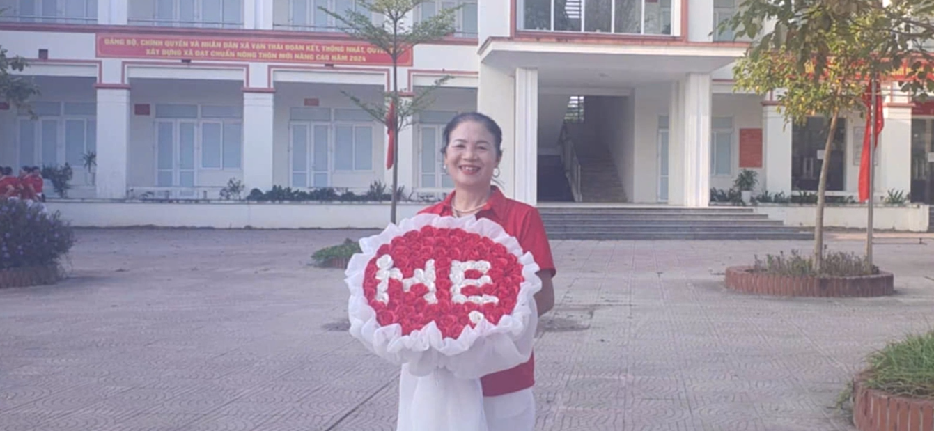 Cô Ngô Thị Hoa chính là điểm tựa lặng thầm phía sau cho con gái trước mỗi thời khắc làm nhiệm vụ thiêng liêng của Tổ quốc