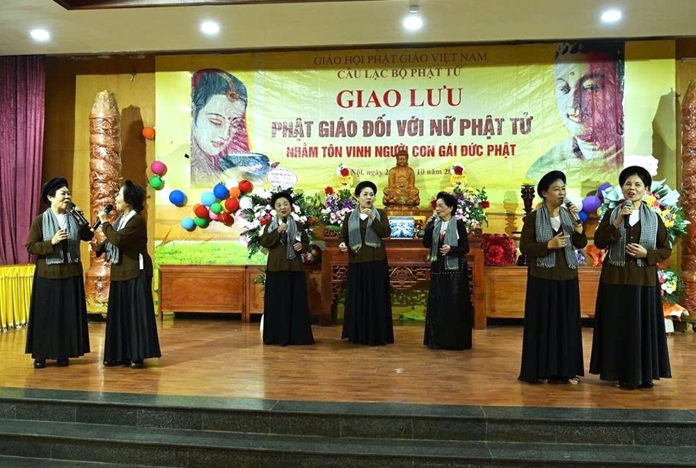 Giao lưu “Phật giáo đối với nữ Phật tử” tại chùa Quán Sứ