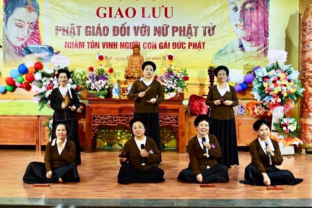 Giao lưu “Phật giáo đối với nữ Phật tử” tại chùa Quán Sứ