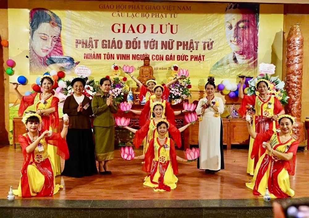 Giao lưu “Phật giáo đối với nữ Phật tử” tại chùa Quán Sứ