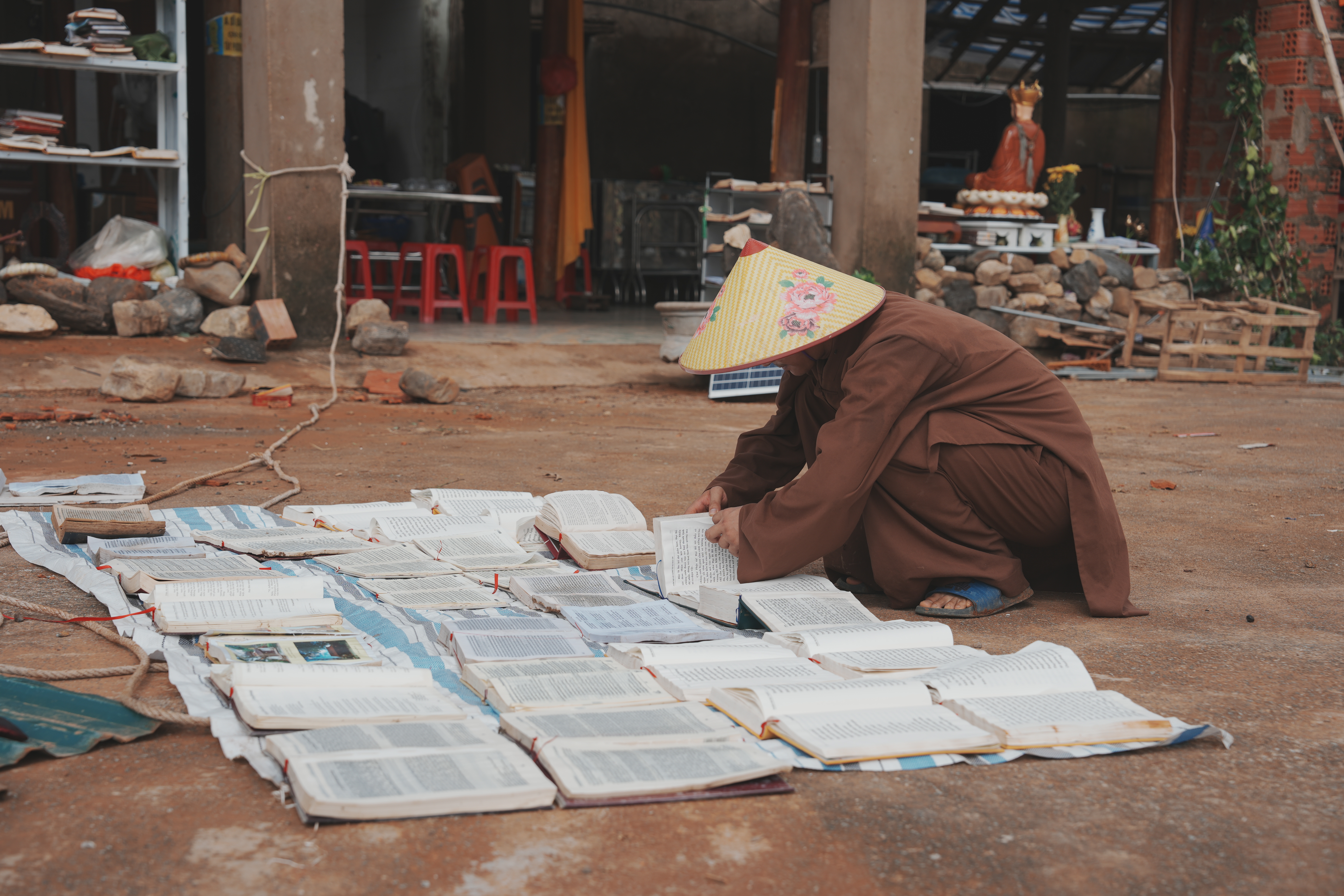 Hình ảnh hoang tàn của những ngôi chùa tại Hà Tĩnh sau cơn bão số 10
