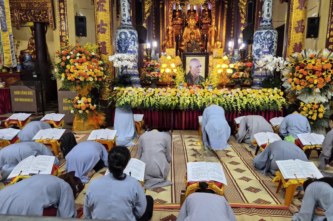 Tùng lâm Quán Sứ đỉnh lễ tưởng niệm giác linh Trưởng lão Hòa thượng Thích Trí Tịnh