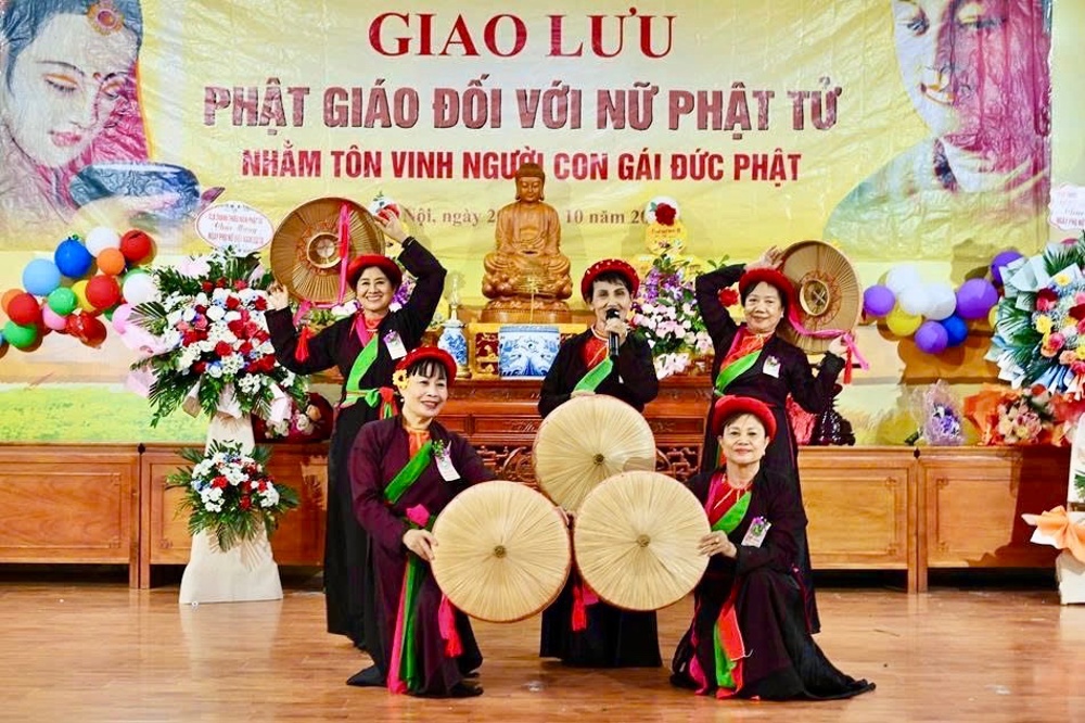 Giao lưu “Phật giáo đối với nữ Phật tử” tại chùa Quán Sứ