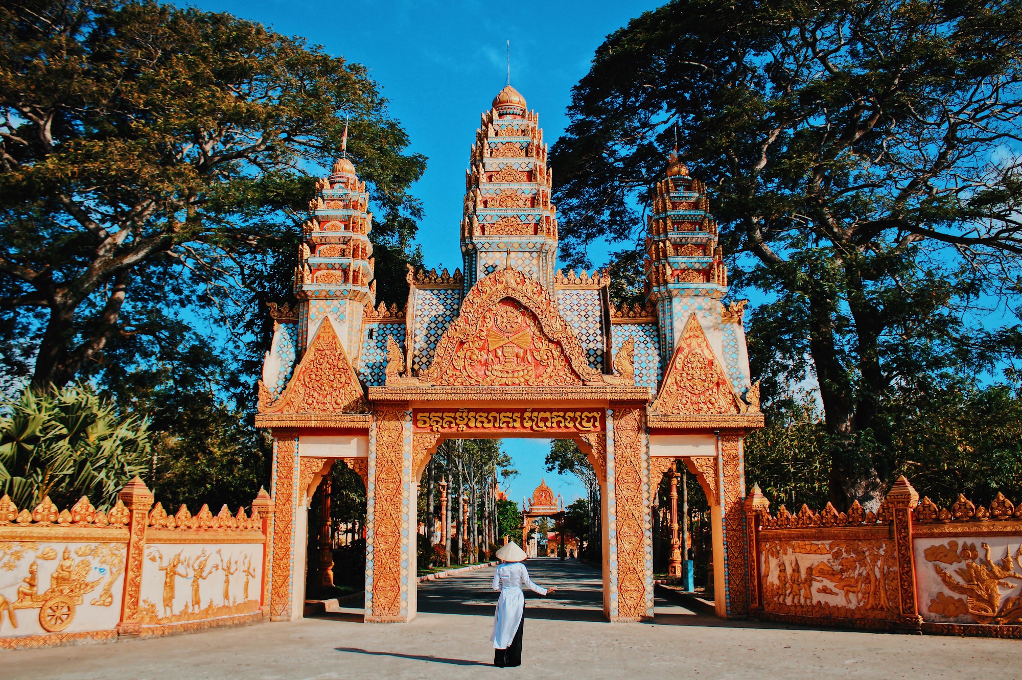 Cổng Tam quan chùa Xiêm Cán