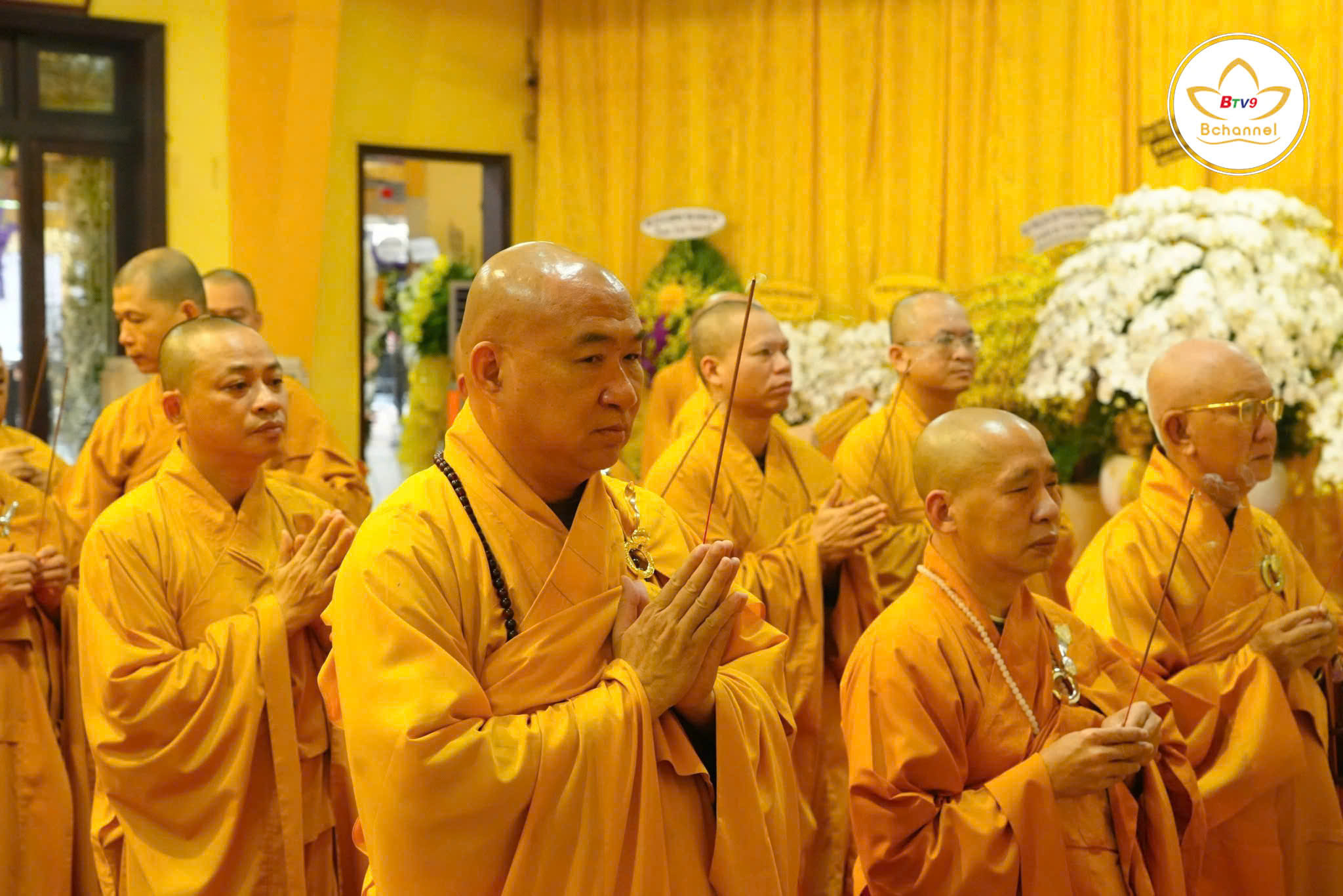 Thượng tọa Thích Thanh Tuấn làm trưởng đoàn kính viếng Giác linh Hòa thượng Thích Trí Tịnh