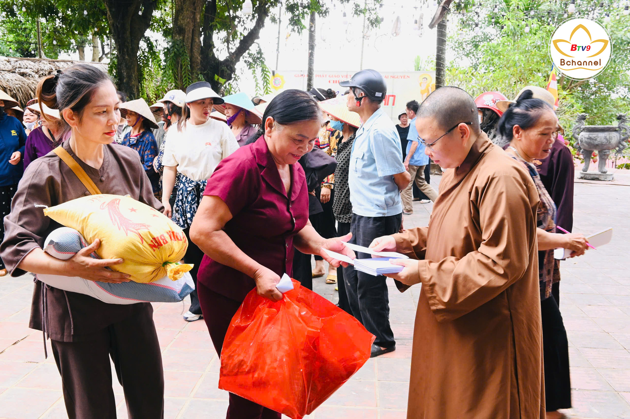 Ban Từ thiện GHPGVN tỉnh Thanh Hóa trao hơn 500 phần quà trị giá 370 triệu đồng tại Thái Nguyên