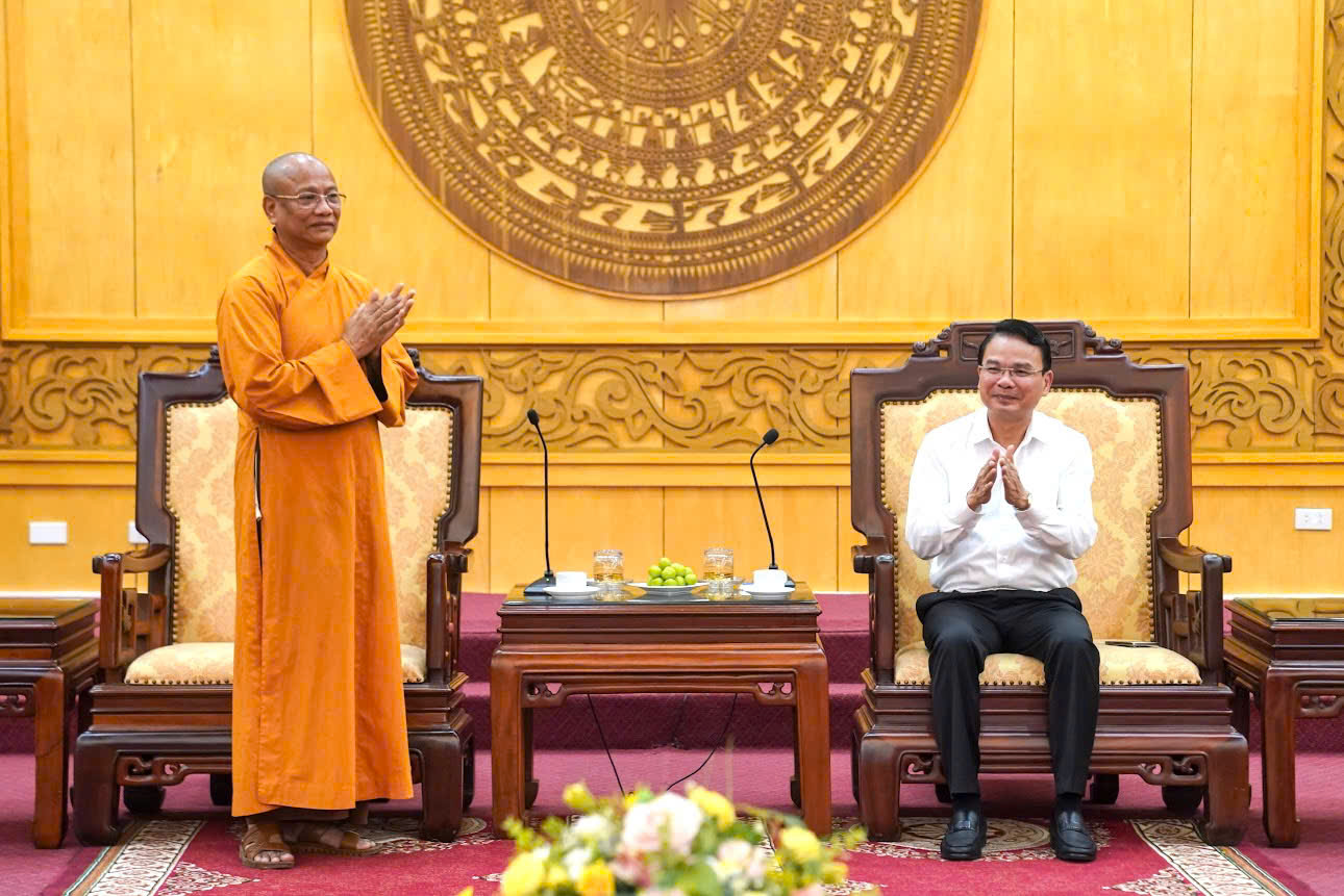 Hòa thượng Thích Quảng Hà đã gửi lời chúc mừng nồng nhiệt đến Đảng bộ, chính quyền và nhân dân tỉnh Ninh Bình