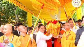 Lễ cung rước và tôn trí Xá lợi Phật tại chùa Chuông
