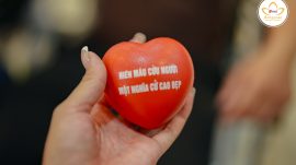 Hàng trăm người xếp hàng từ sớm tham gia “Hiến máu cứu người – Hành Bồ Tát đạo” năm 2025 tại chùa Quán Sứ