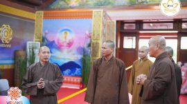Thượng tọa Thích Thanh Tuấn kiểm tra công tác chuẩn bị sự kiện Cung rước Xá lợi Phật tại chùa Chuông