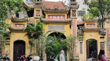 Trải nghiệm tham quan Chùa Lý Triều Quốc Sư giữa lòng Hà Nội