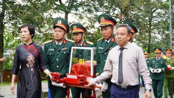 Hơn 30 hài cốt liệt sĩ được tìm thấy sau buổi chiếu phim “Mưa Đỏ” tại Thành Cổ Quảng Trị